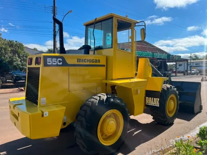 Pá Carregadeira Michigam 55C