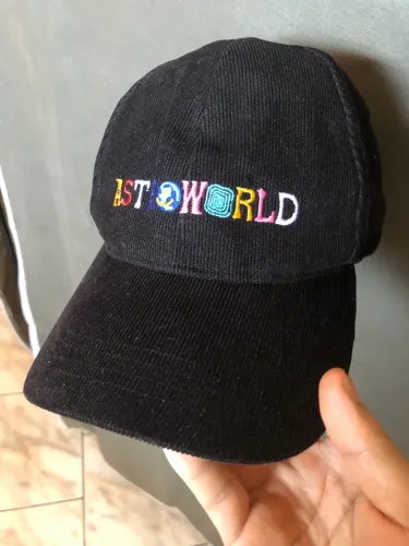 Boné Astroworld (Travis Scott)