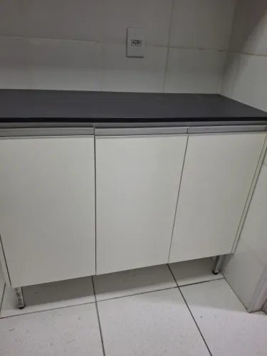 Armário em MDF planejado em ótimo estado