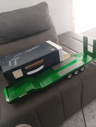 Miniatura carreta Scania 1/18