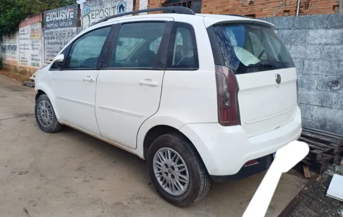 Fiat Idea Attractive 1.4 Fire Flex 8V 5P 2012