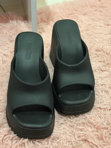 Melissa semi nova 