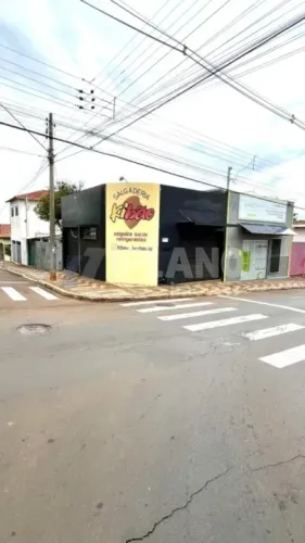 ÓTIMO INVESTIMENTO para você e seu negócio em BROTAS !!! Imóveis de esquina à venda (Comér