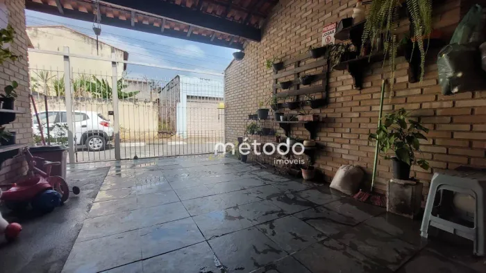 Casa com 4 quartos à venda, 194 m² por R$ 1.050.000 - Bairro Centro - Guararema/SP