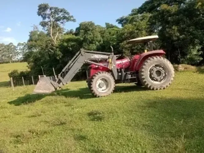 Trator Massey Ferguson 4292 ano 2014 com concha e lâmina