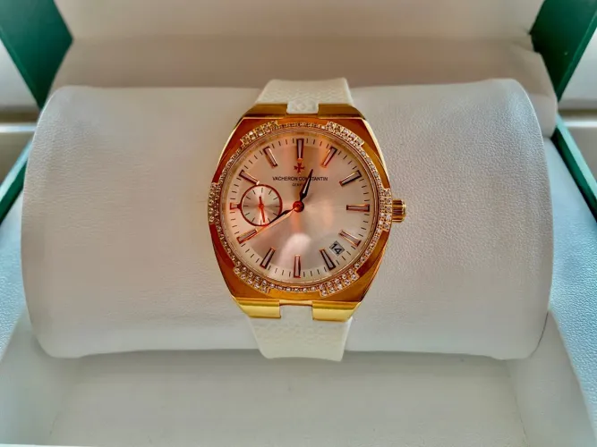 Relógio vacheron constantin plaquê a ouro com pedras moisanite