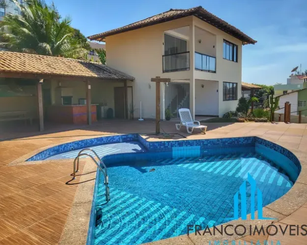 Casa para venda tem 945 metros quadrados com 5 quartos em Lameirão - Guarapari - ES