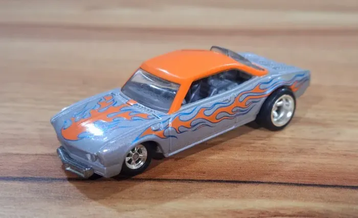 Hot Wheels Vairy 8 - GM Garage Series (Loose)
