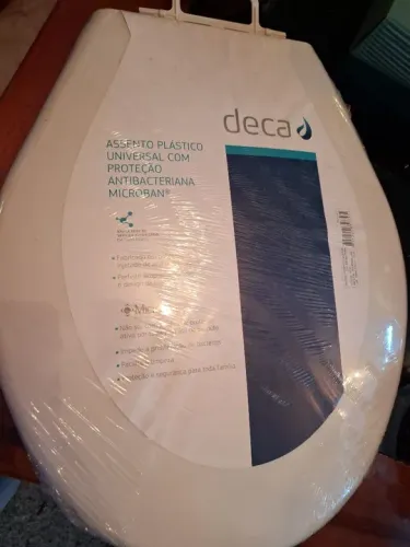 Assento de Sanitário Deca Universal com Proteção Antibacteriana Microban®