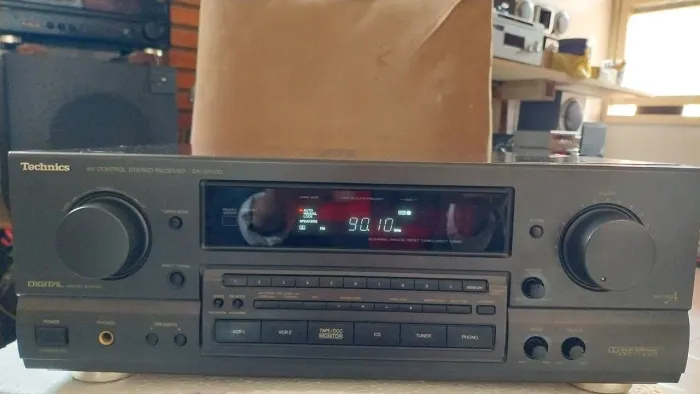 Receiver Technics Aventage(antigo) stereo 150 watts en 8olmes Dolby prologic  caixas a e b