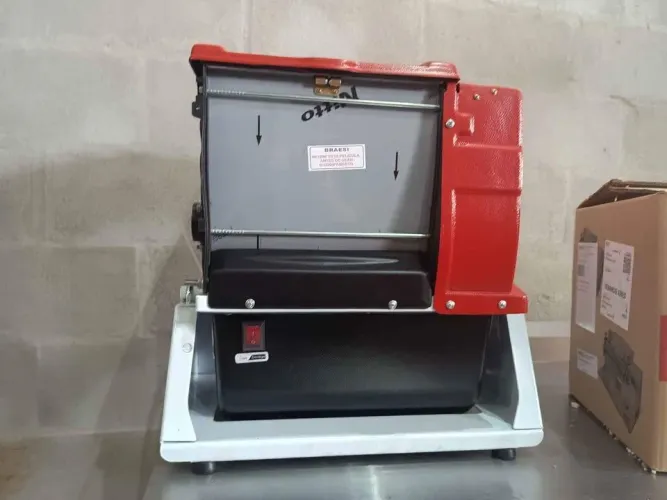 Amassadeira semi-rápida 5KG Braesi pronta entrega novo - Marcos