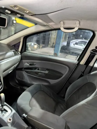 Fiat Linea Essence Dualogic 1.8 Flex 16V 4P 2013