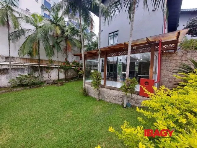 Oportunidade! Loja em Carvoeira - Florianopolis