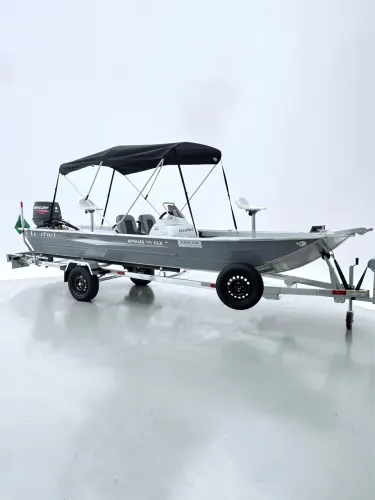 Barco lancha Levefort Apolus Tr CLX