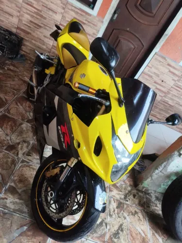 Gsx R 750