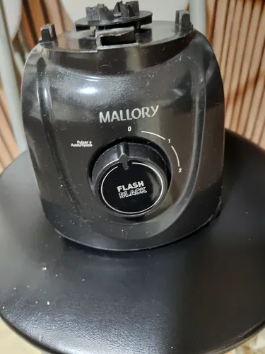 Vendo esse liquidificador, está funcionando normalmente. Só está sem o copo pois quebrou.