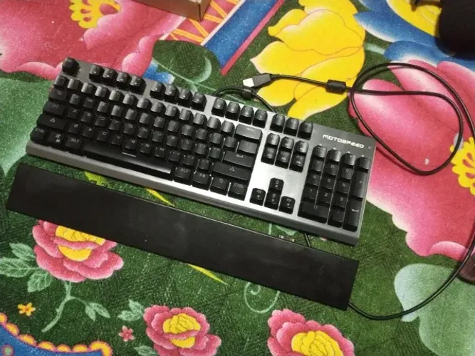 Teclado Mecânico Gamer Motospeed CK108, RGB, Switch Outemu Blue, US