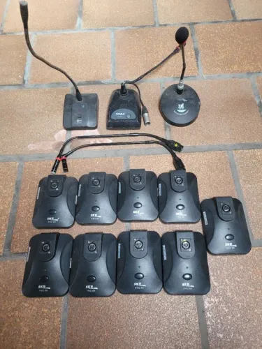 Lote com microfones no estado (somente venda)