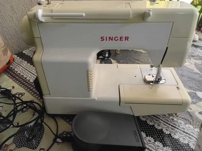 Maquina de costura singer 