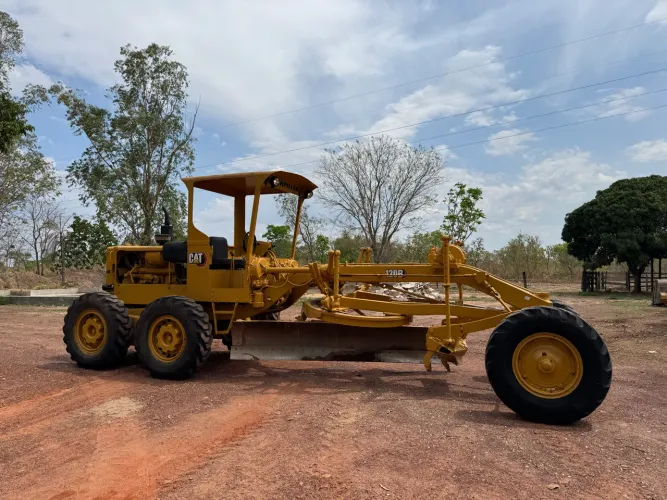 Patrol motoniveladora Caterpillar 