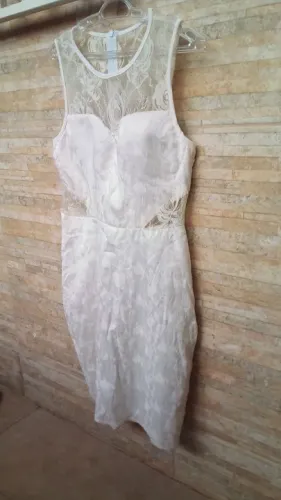 Vestido P Branco Renda Tubinho com zíper bem conservado