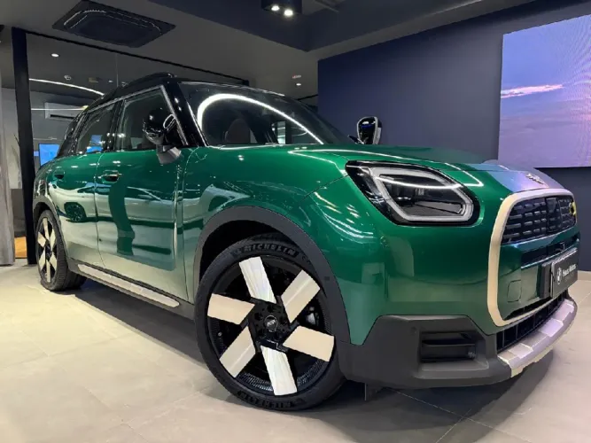 Mini Cooper Country. SE All4 TOP (elétrico) 2025