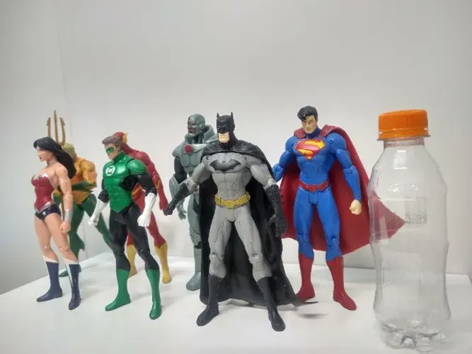 Lote Action Figure Estátuta 7 peças Liga da Justiça