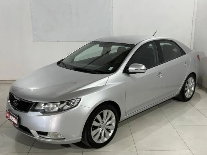 Kia Motors Cerato 1.6 16V Flex Aut. 2013