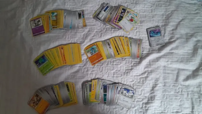 Lote 100 Cartas Pokemon TCG Copag sem repetidas