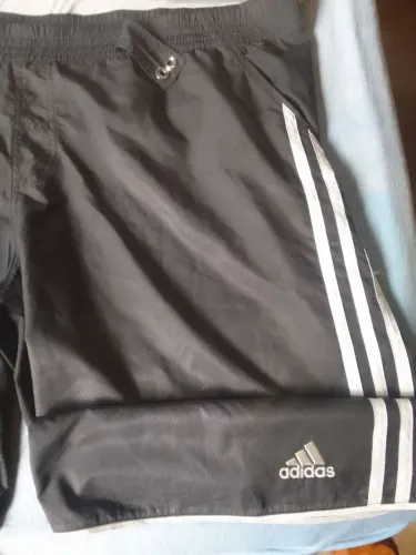 Vendo shorts Adidas original 