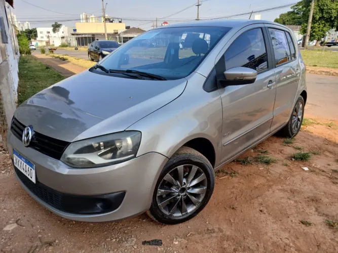 Volkswagen Fox 1.0 MI Total Flex 8V 3P 2012