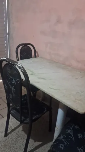 Vende-se cadeiras + mesa 70r