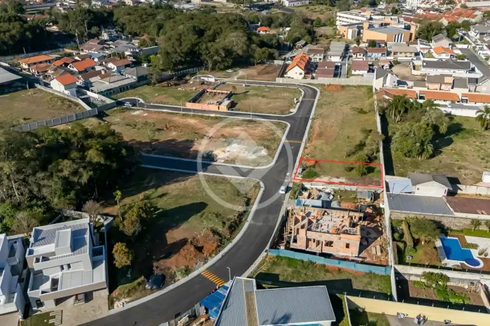 Terreno em Condomínio Fechado em Santa Felicidade  Segurança, Tranquilidade e Excelente Lo
