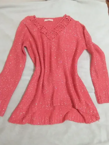 Suéter rosa com detalhes brilhantes