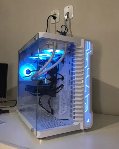 PC Gamer Customizado com Water Cooler e LED Azul