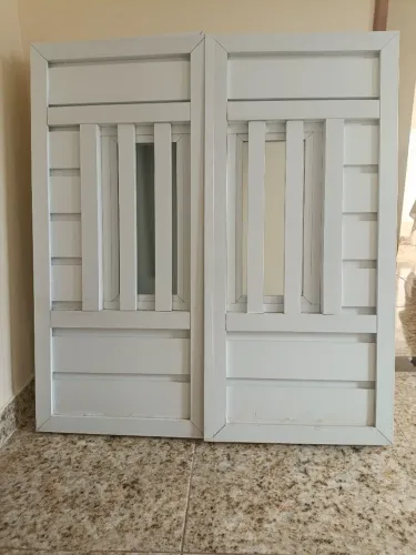 VENDE-SE DUAS JANELAS