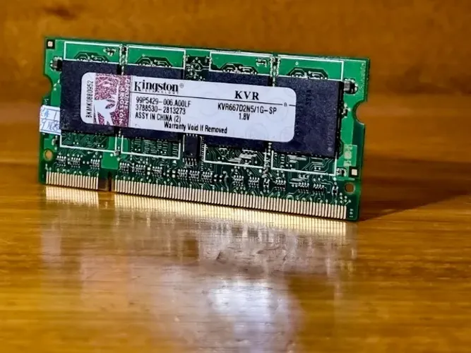 Memória RAM Kingston 1GB DDR2 667MHz para Notebook