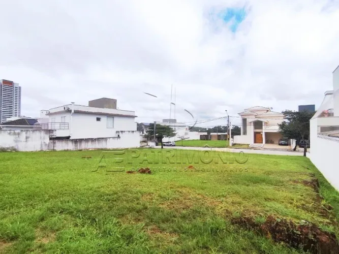 TERRENO COM 300M² - COLINAS DO SOL