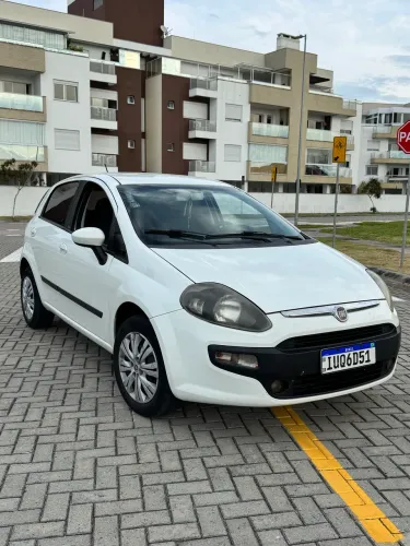 Fiat Punto Attractive 1.4 Fire Flex 8V 5P 2014