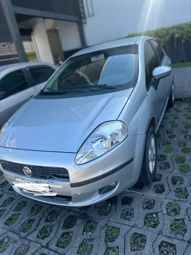 Fiat Punto Attractive 1.4 Fire Flex 8V 5P 2011