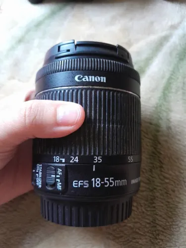 Máquina Fotográfica Câmera Canon EOS Rebel T5i (700D) com Lente Canon EF-S 18-55mm IS STM