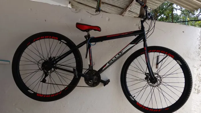 "VENDO BIKE CONSERVADA"