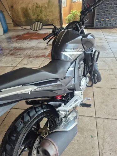 HONDA Twitter 250