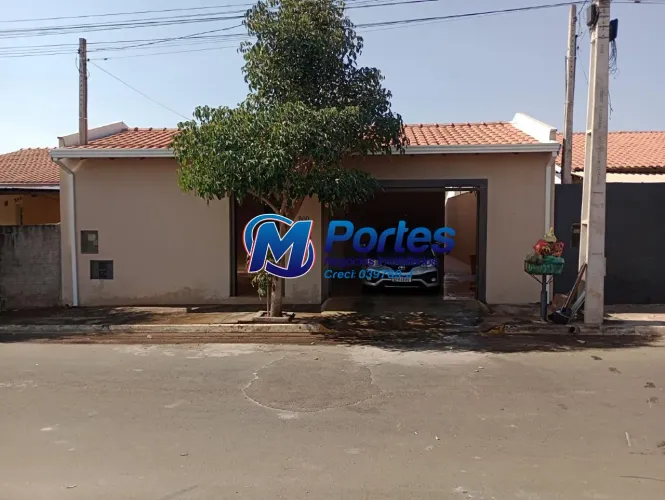 Casa à venda, 3 quartos, 1 suíte, Centro - Adolfo/SP
