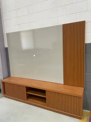 Rack Com Painel Ripado De 1,80 Metros
