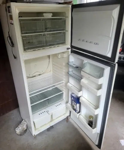 Geladeira branca 220V Brastemp frost free - BARBADA