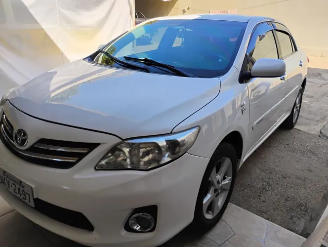 Toyota Corolla GLI 1.8 Flex 16V Aut. 2013