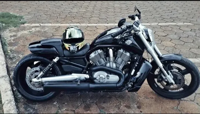 HARLEY-DAVIDSON V-ROD MUSCLE BLACK EDITION