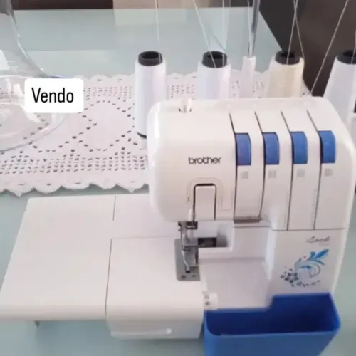 Vendo uma máquina overloque ponto cadeia