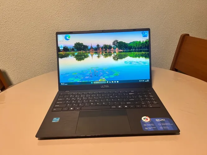 Notebook Ultra Pentium Gold 4GB RAM + 128GB ? Windows 11